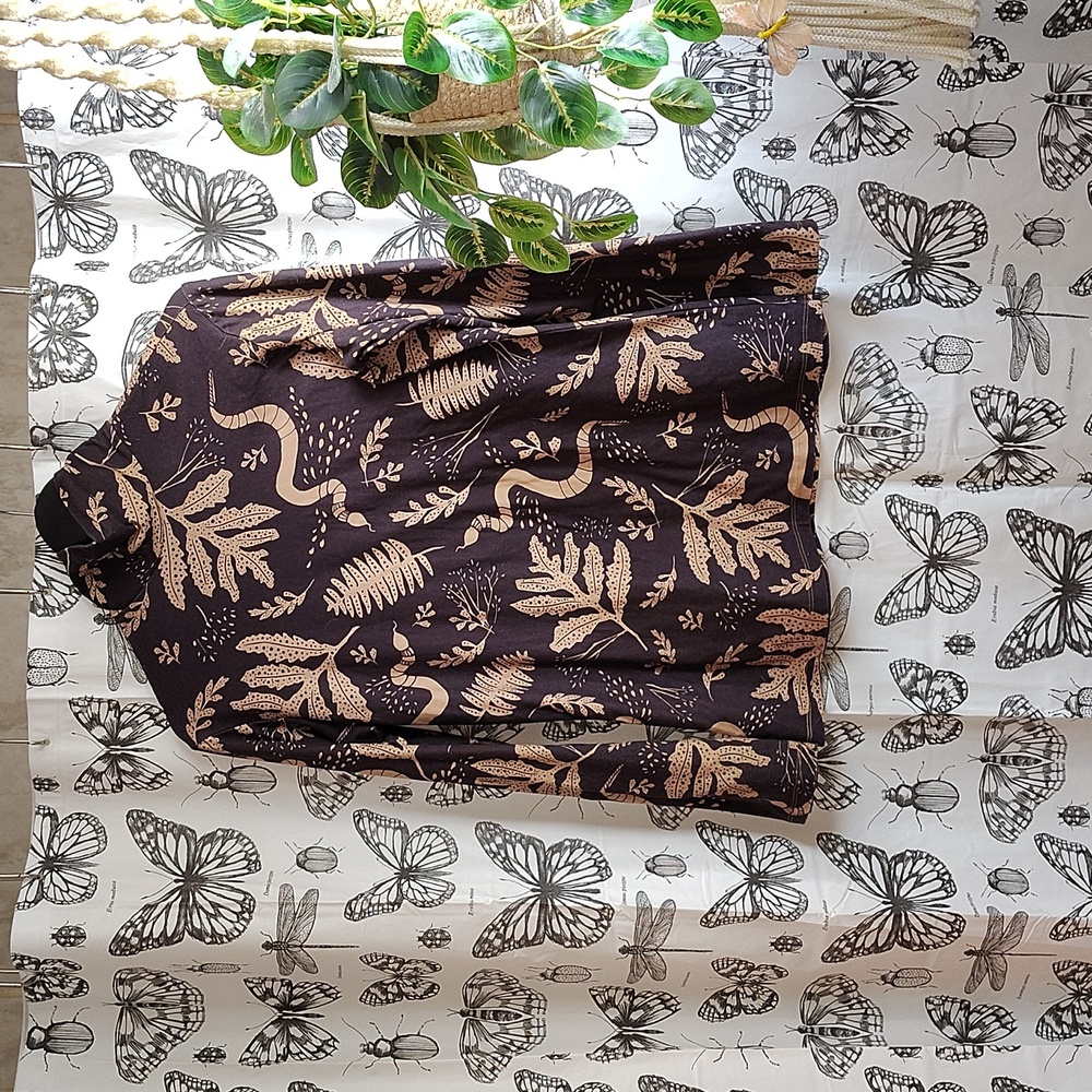 RARE Brinjal and Honey colorway. Tapstry pattern turtle neck